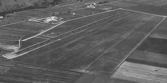 Der Flugplatz Karlsruhe-Forchheim im Jahr 1966